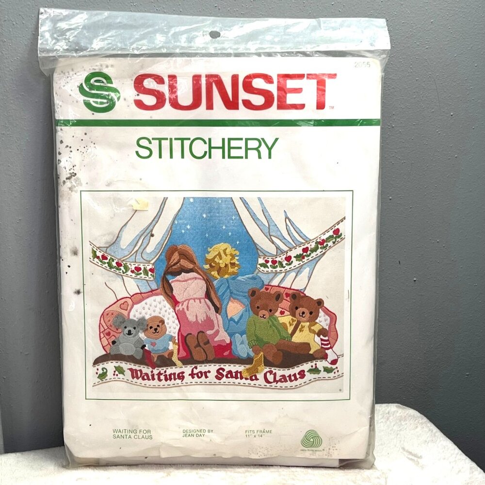 Sunset Stitchery 2055 Waiting For Santa Claus Kit Pure Wool Embroidery